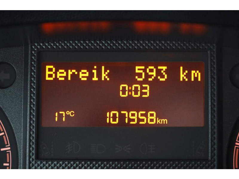 45605878-peugeot-boxer-14