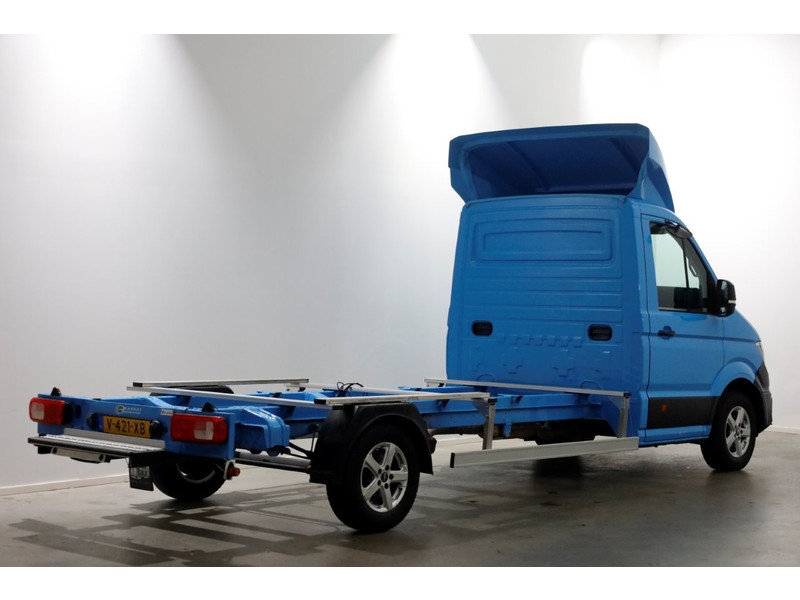 45611019-volkswagen-crafter-2