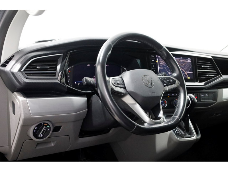 45740420-volkswagen-transporter-15