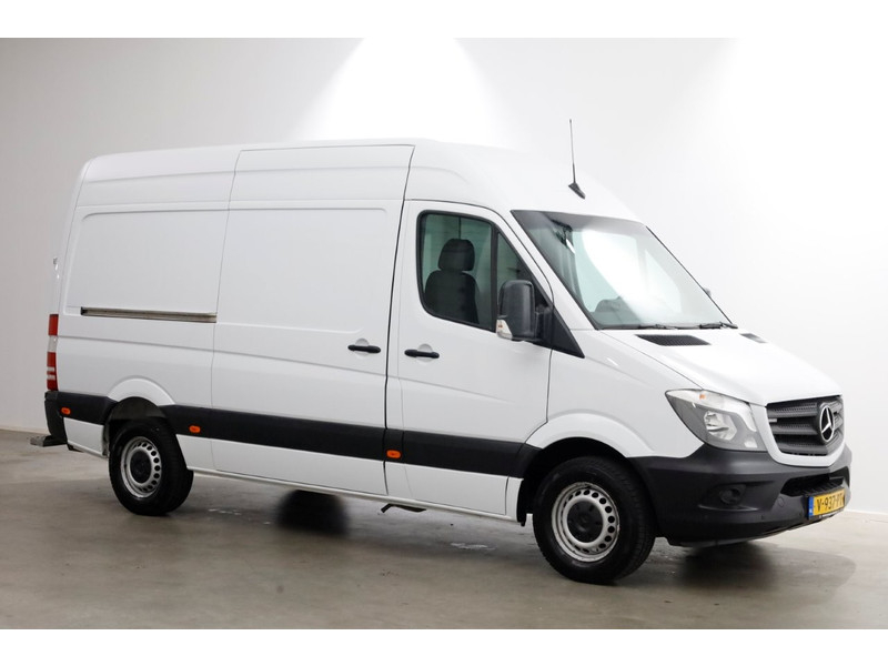 45752640-mercedes-benz-sprinter-10