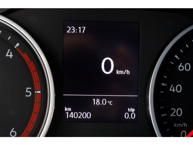 45796800-volkswagen-crafter-14