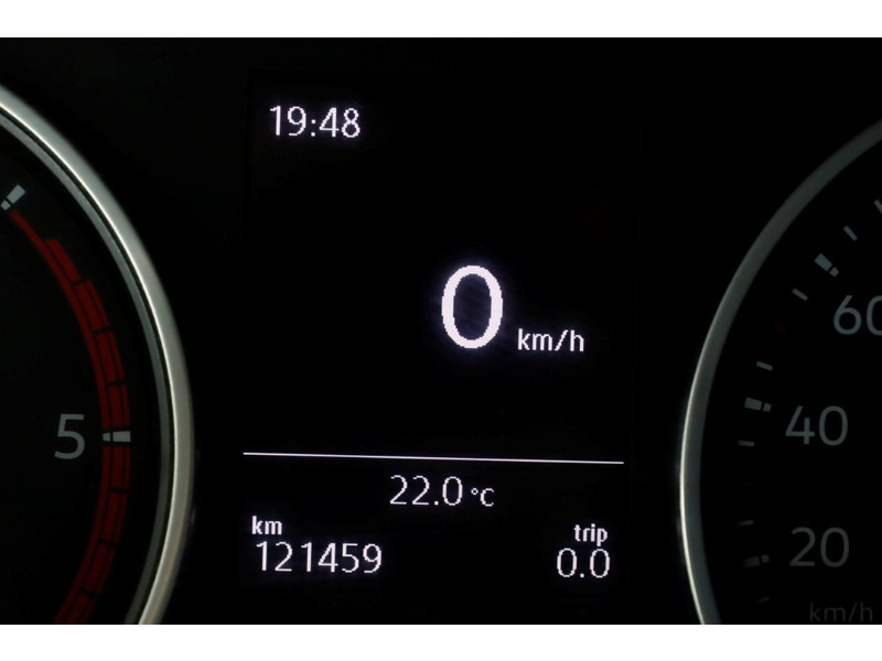 45876937-volkswagen-crafter-14