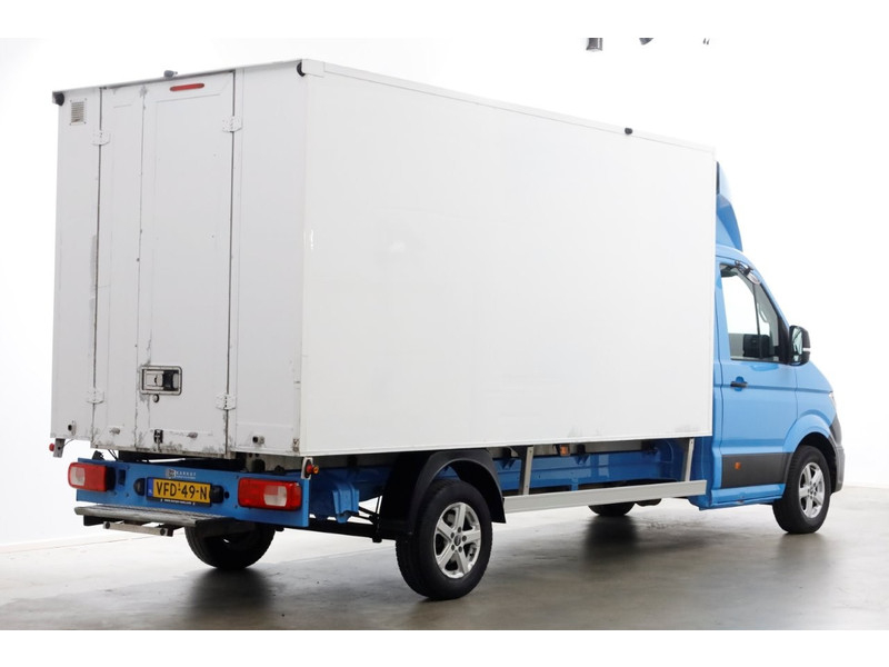 45876937-volkswagen-crafter-2