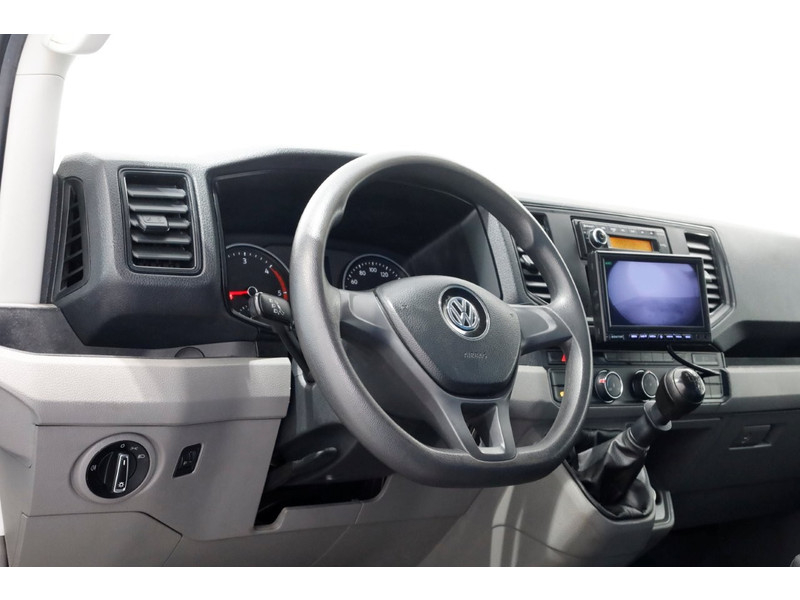 45877224-volkswagen-crafter-12