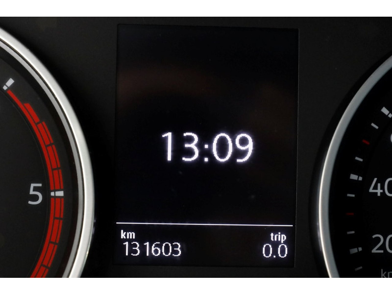 45877224-volkswagen-crafter-14