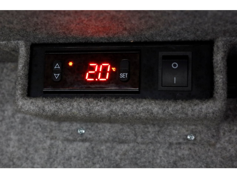 45907452-opel-vivaro-25