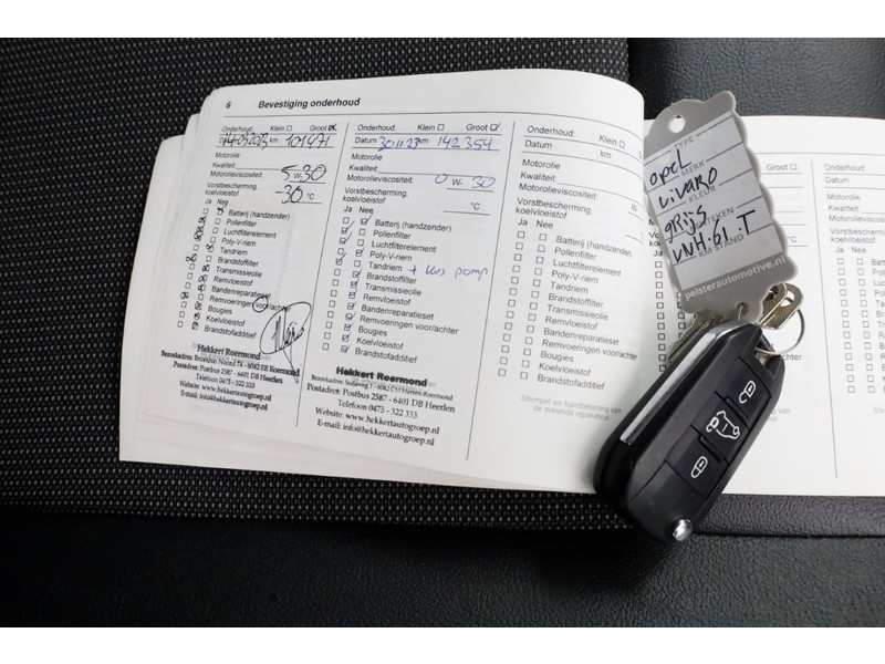 45907452-opel-vivaro-9