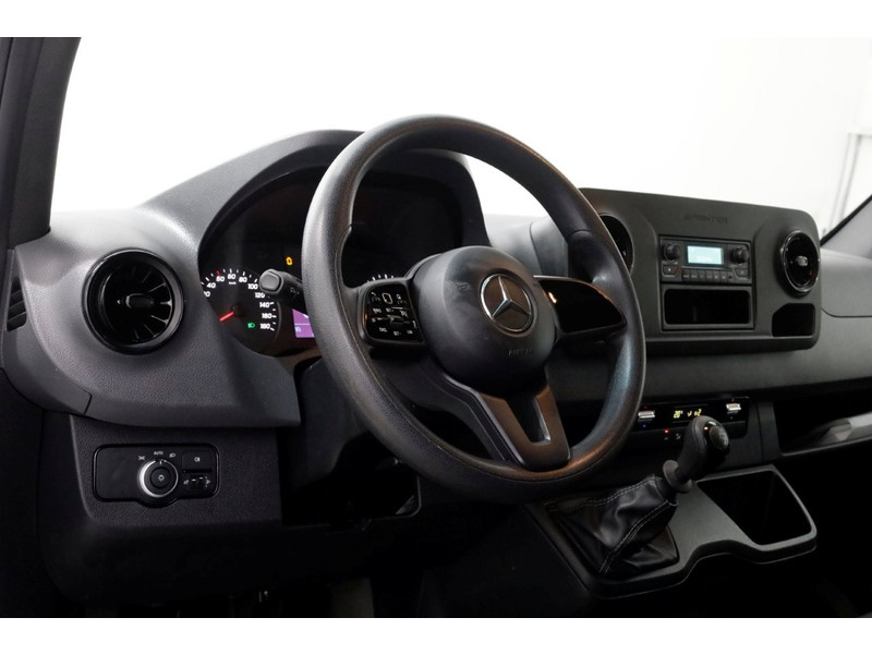 45918121-mercedes-benz-sprinter-12