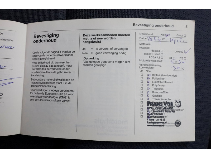 45994563-opel-vivaro-10