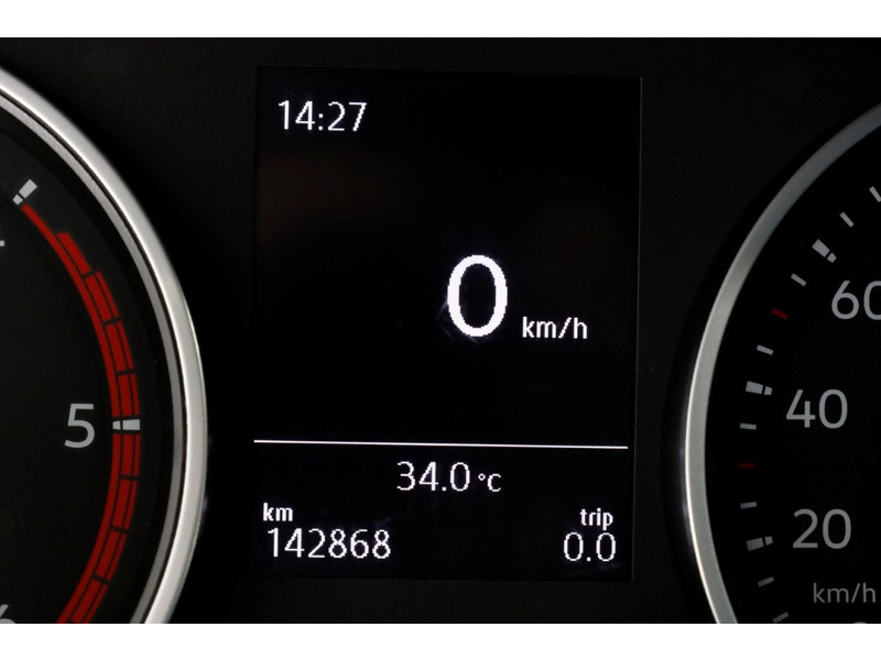 46068554-volkswagen-crafter-14