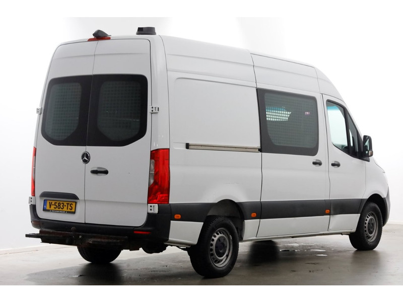 46107609-mercedes-benz-sprinter-2