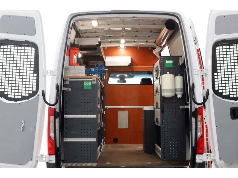 46107609-mercedes-benz-sprinter-3