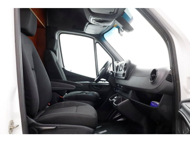 46107609-mercedes-benz-sprinter-5