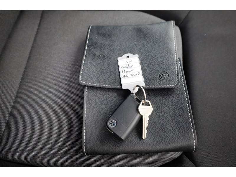 46197828-volkswagen-crafter-6