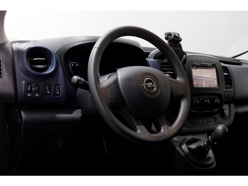 46256946-opel-vivaro-16