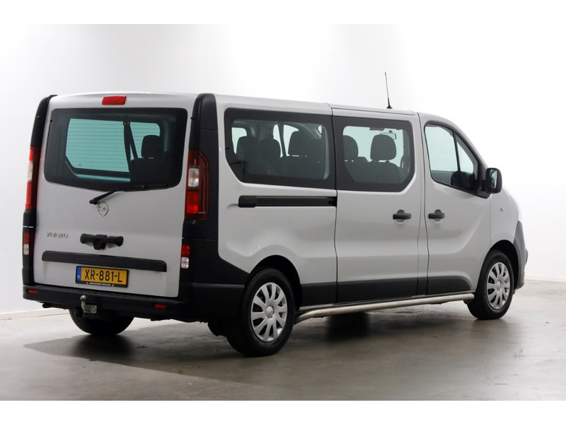 46256946-opel-vivaro-2