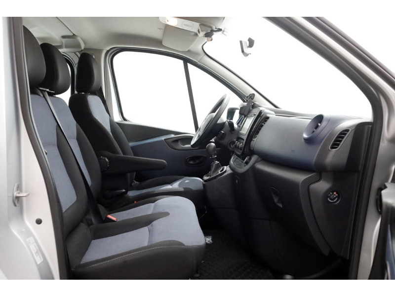 46256946-opel-vivaro-5