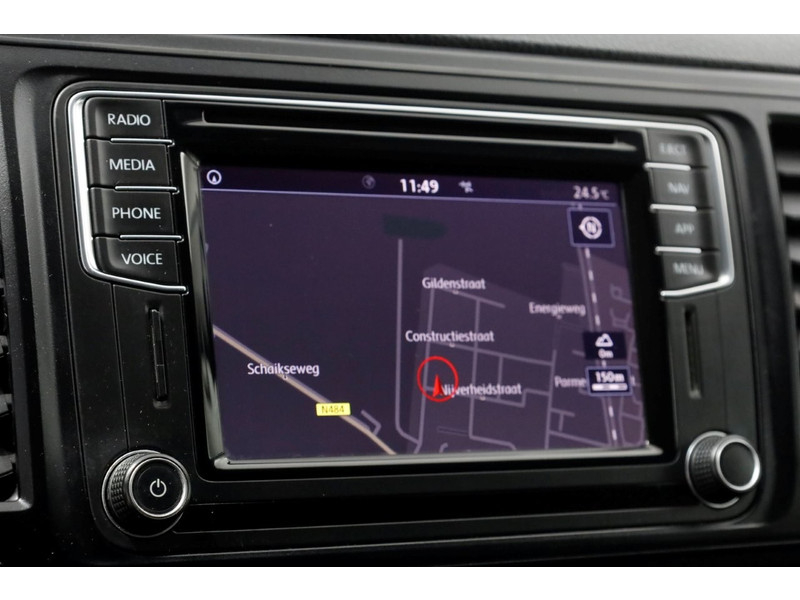 46302144-volkswagen-transporter-14