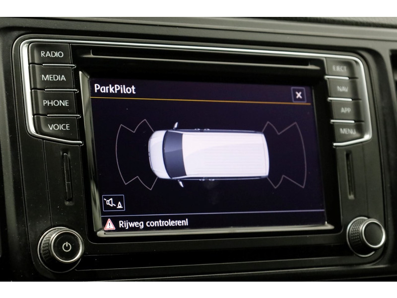 46302144-volkswagen-transporter-15