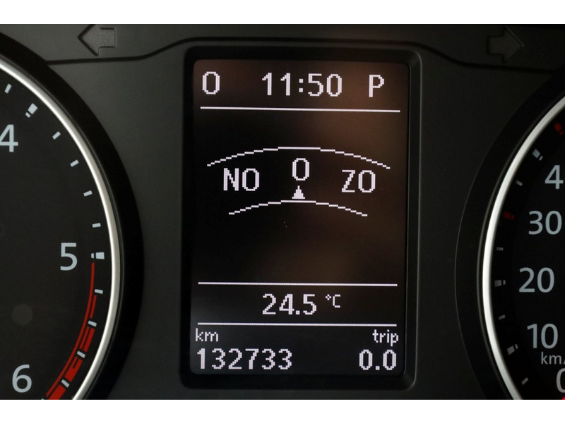 46302144-volkswagen-transporter-17