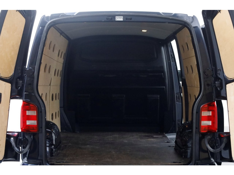 46302144-volkswagen-transporter-5