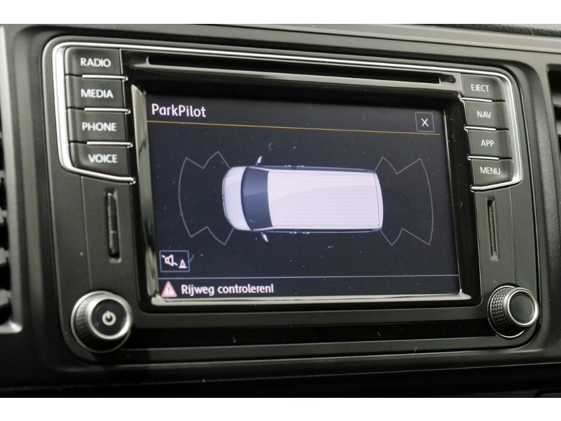 46360333-volkswagen-transporter-14