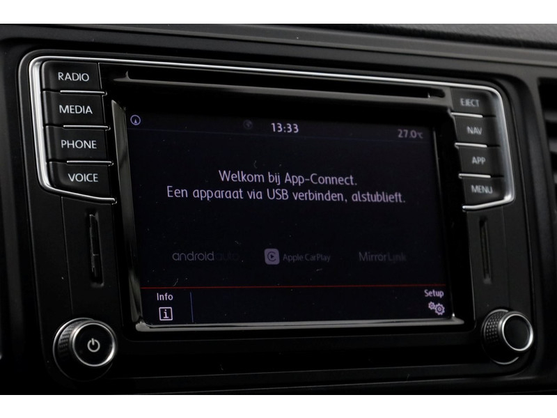 46360333-volkswagen-transporter-16