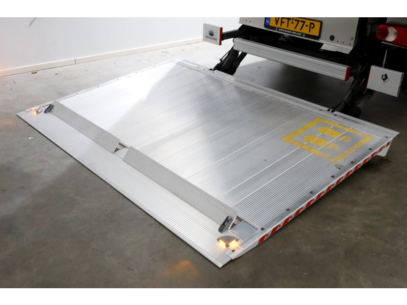 46449425-mercedes-benz-sprinter-7