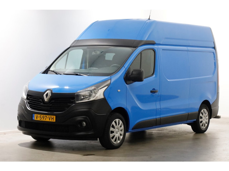 46585204-renault-trafic-8
