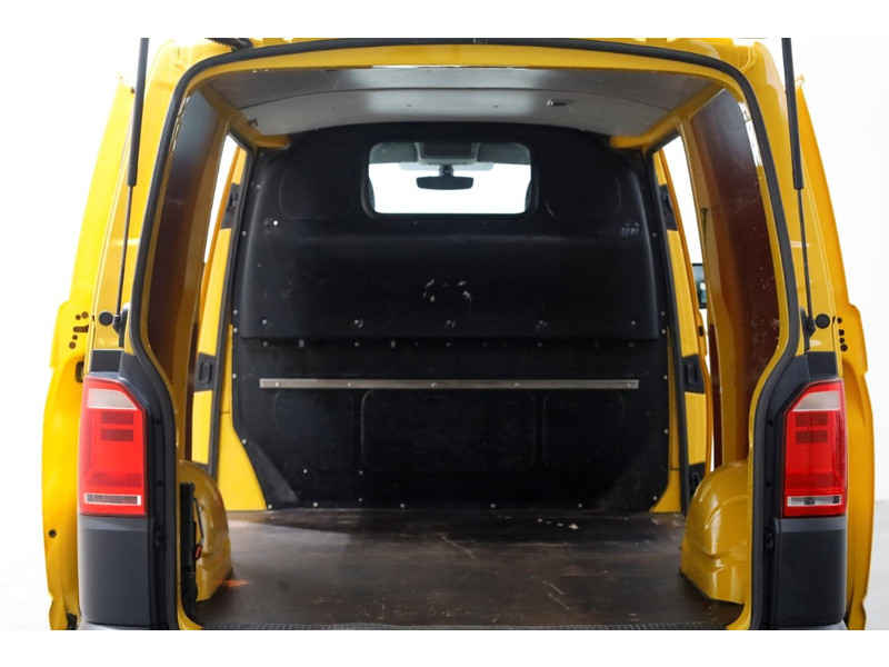 46672043-volkswagen-transporter-5