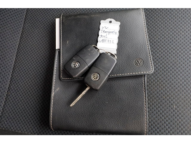 46672043-volkswagen-transporter-8