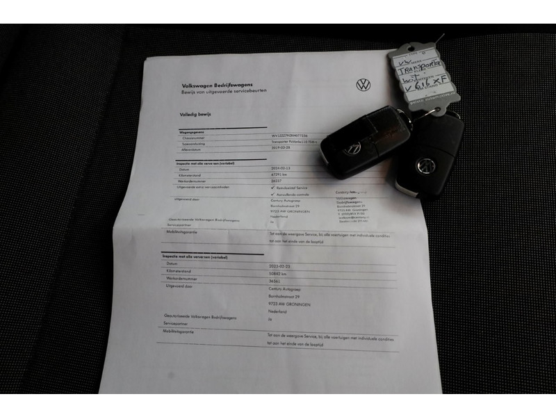 46883484-volkswagen-transporter-6