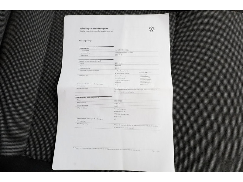 46883484-volkswagen-transporter-7