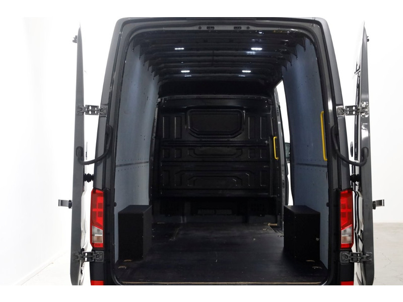 46896025-volkswagen-crafter-5