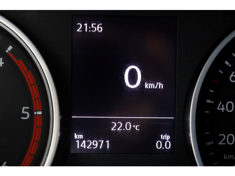 46950732-volkswagen-crafter-13