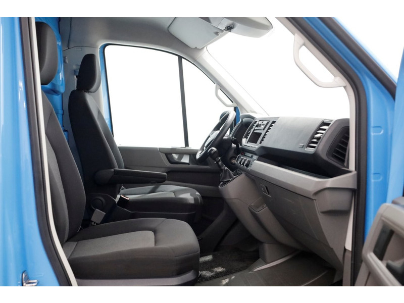 46950732-volkswagen-crafter-3