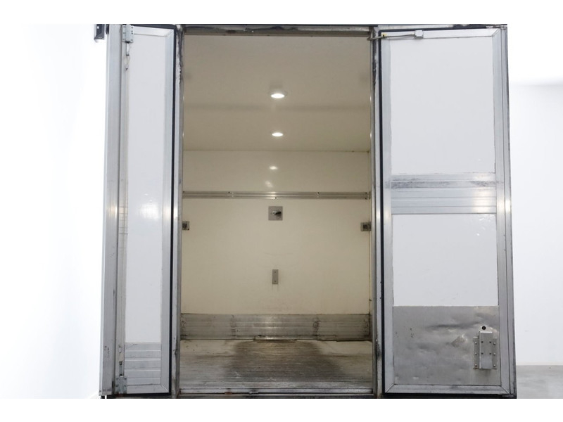 46950732-volkswagen-crafter-5