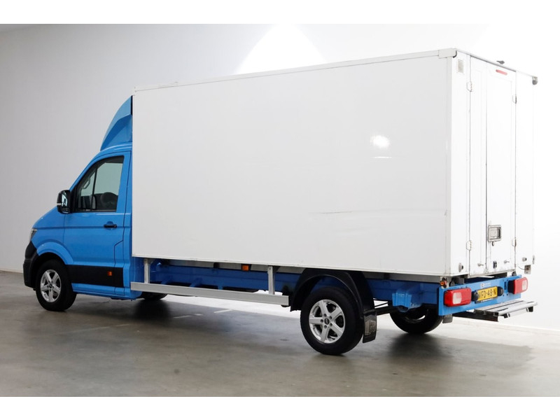 46950732-volkswagen-crafter-9