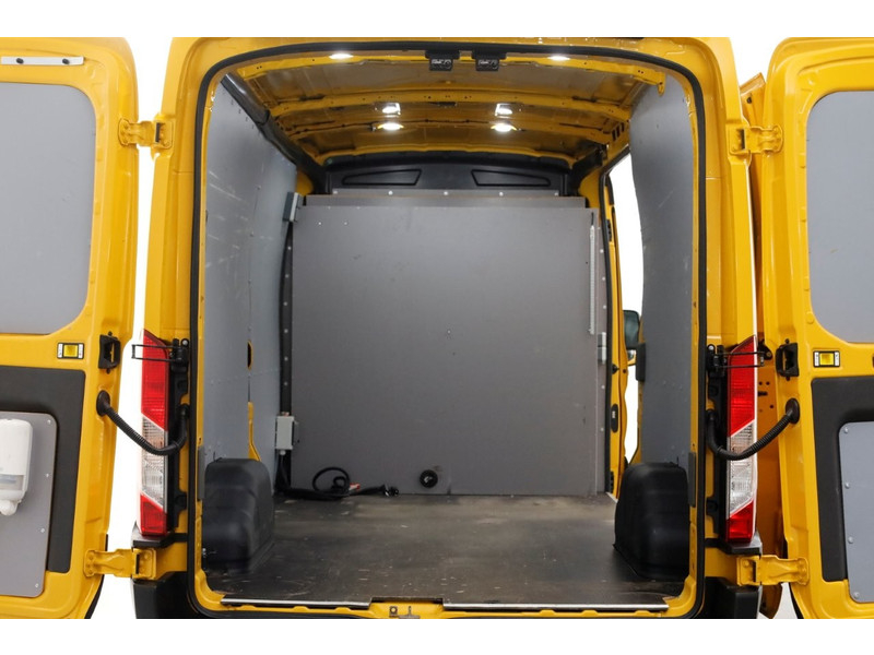 46957802-ford-transit-5