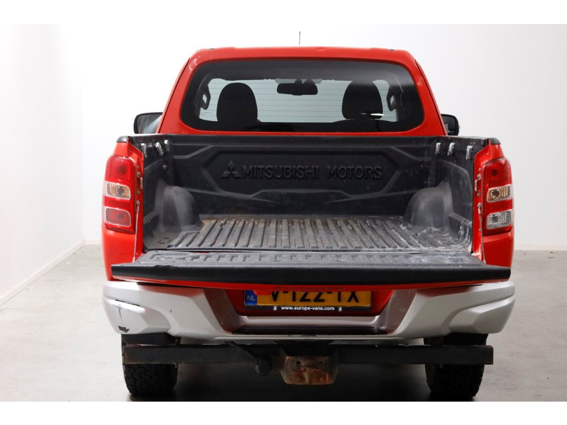 46958046-mitsubishi-l200-12