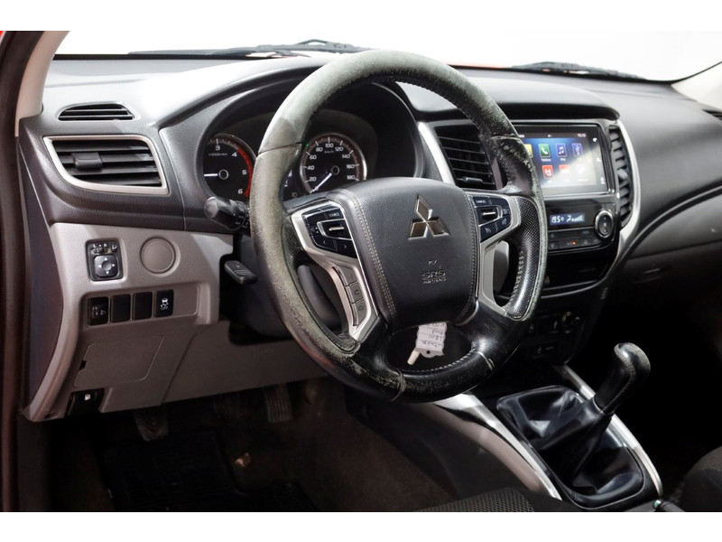 46958046-mitsubishi-l200-14