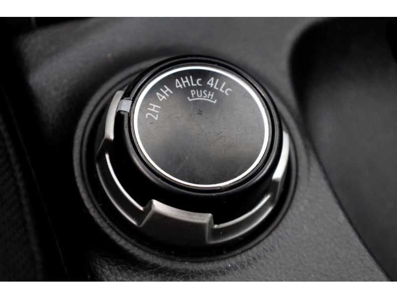 46958046-mitsubishi-l200-16