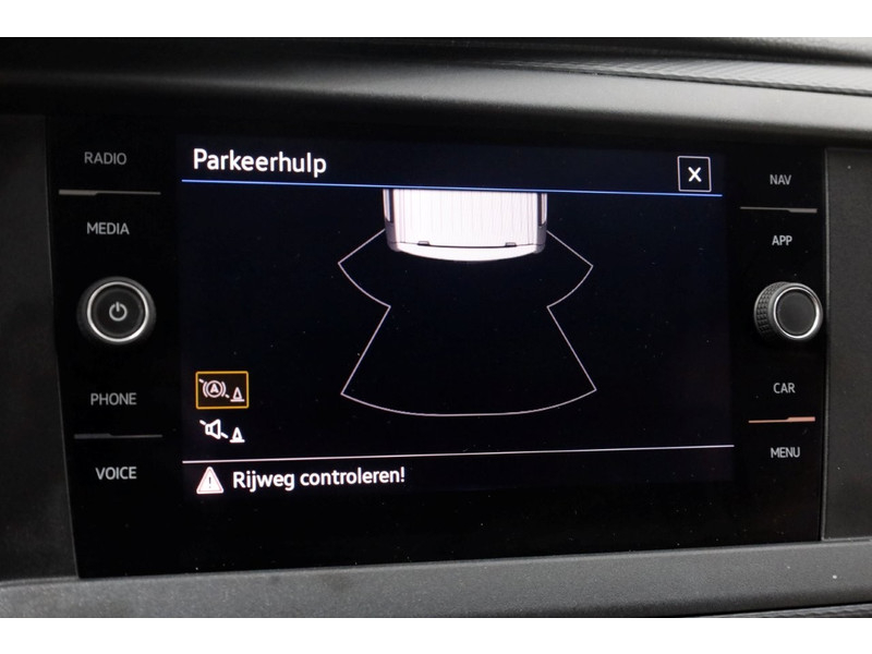 46994149-volkswagen-transporter-14