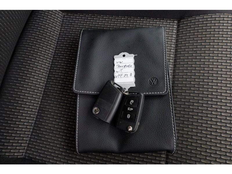 46994149-volkswagen-transporter-6