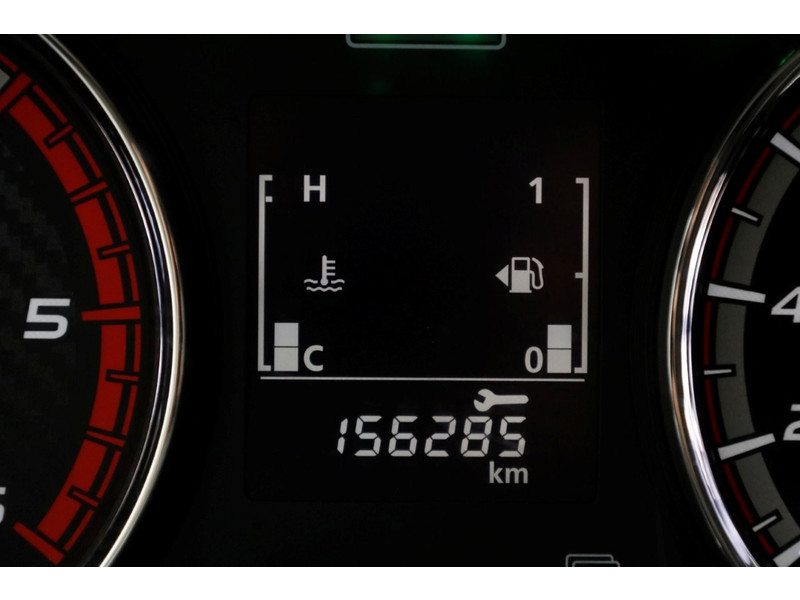 47018837-mitsubishi-l200-18