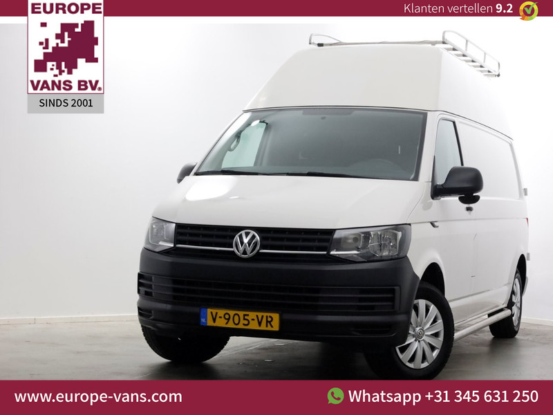 47019605-volkswagen-transporter-1