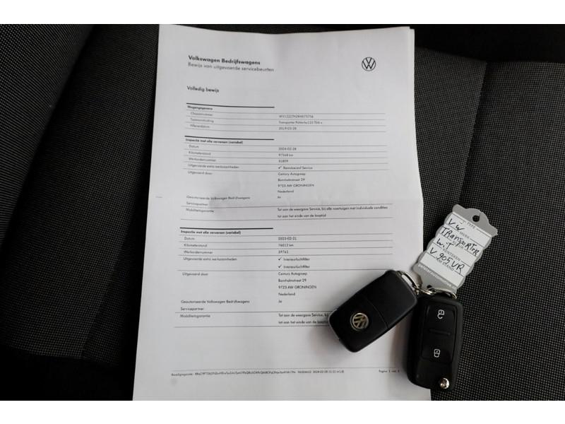 47019605-volkswagen-transporter-6