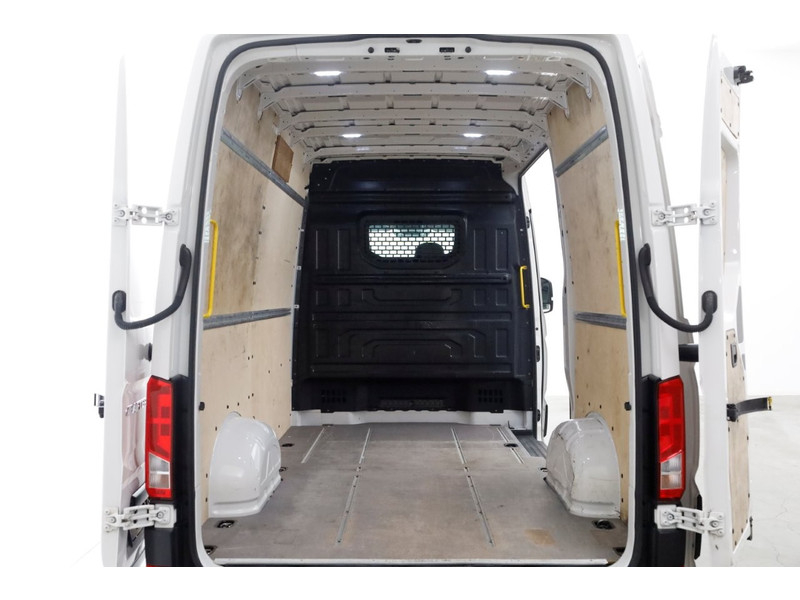 47052674-volkswagen-crafter-5