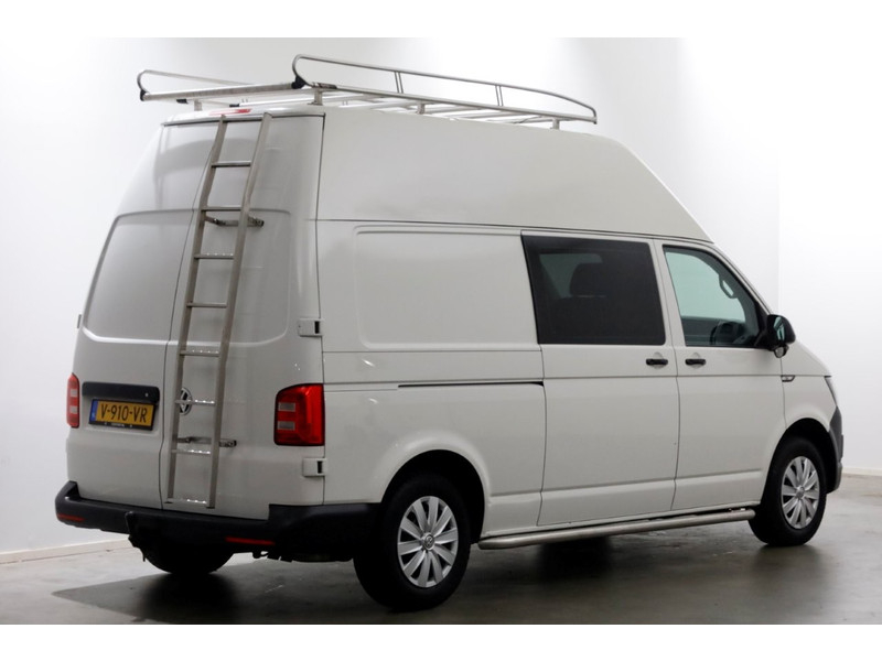 47086818-volkswagen-transporter-2