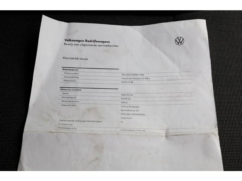 47086818-volkswagen-transporter-9